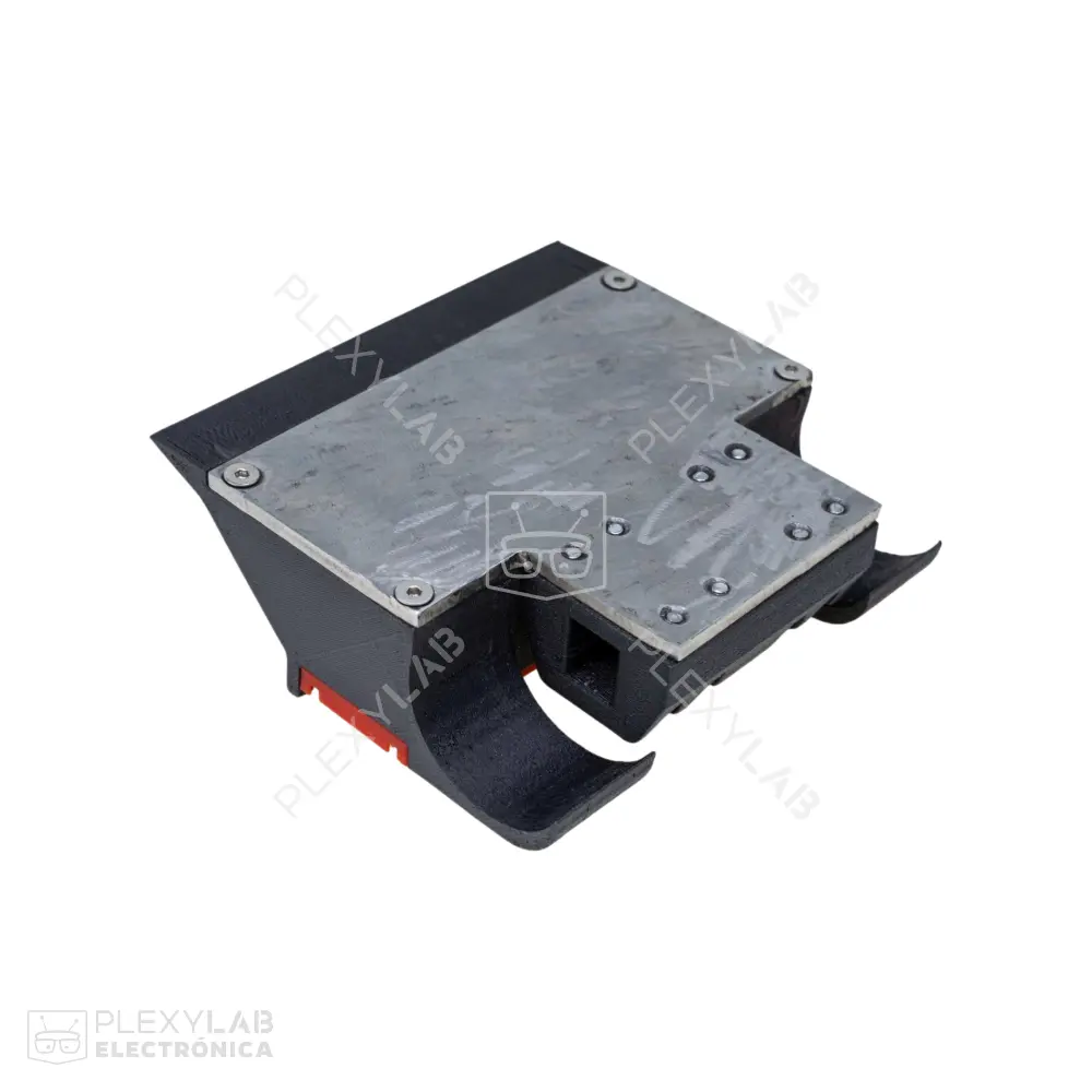 chasis-robot-minisumo-profesional-de-10x10-cm-en-impresion-3d-con-cuchilla-011